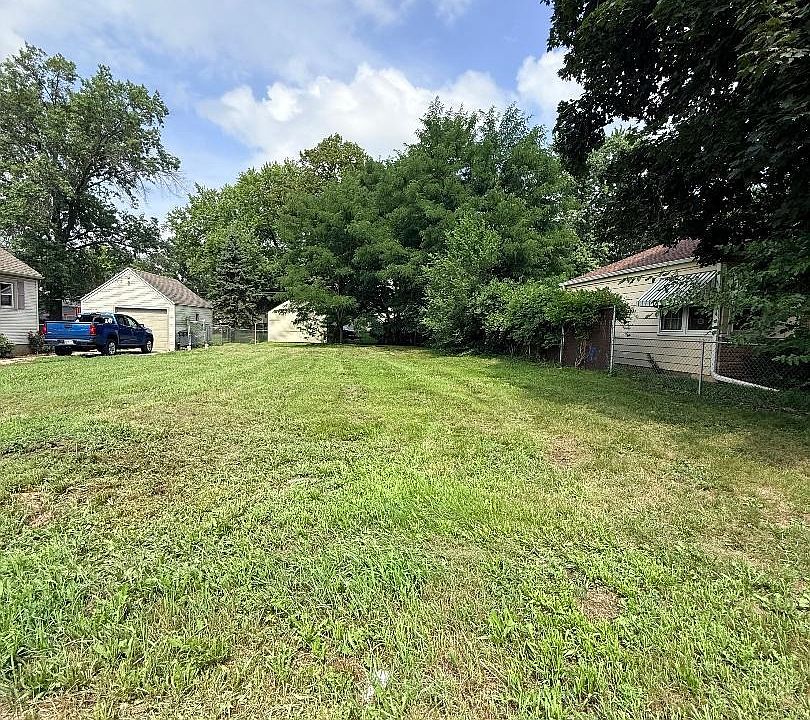 1st image of 712 River Ln