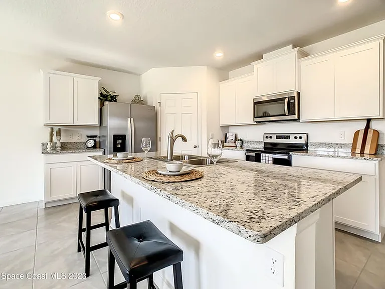 2243 Capital Dr SE — Photo 19
