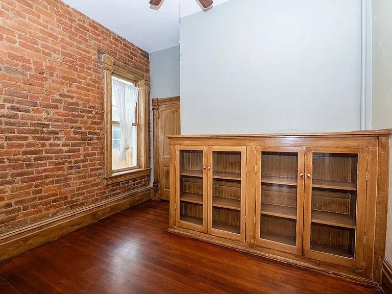 2660 Jefferson Ave — Photo 8