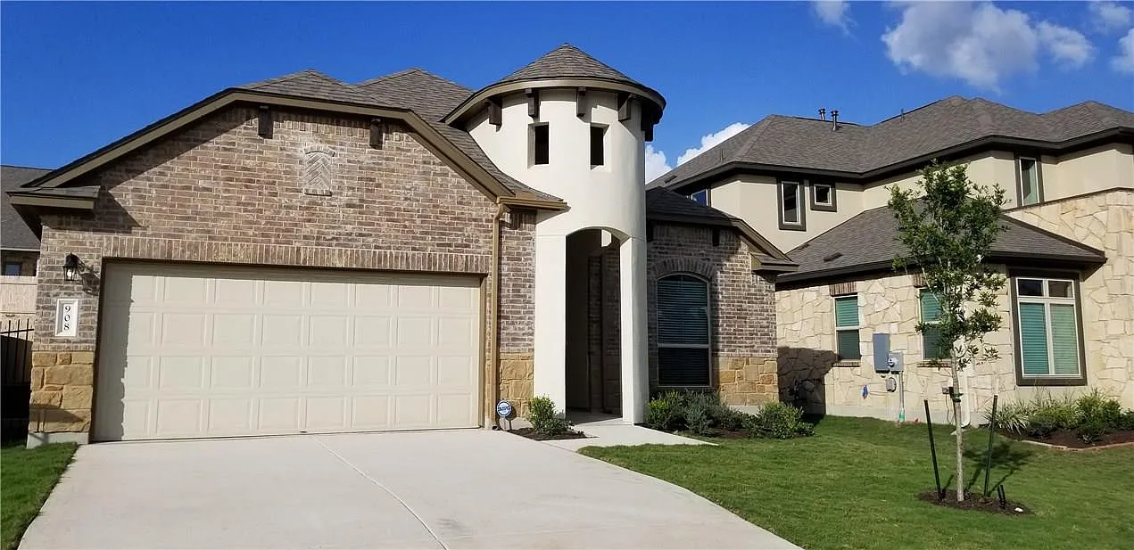 4 bed, 3.0 bath, 2200 sqft, $3,200 — Photo 1
