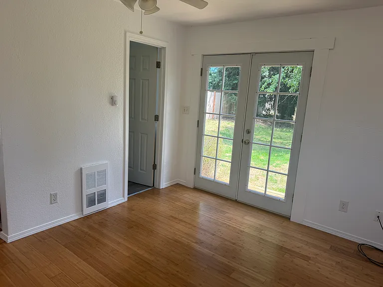 1217 S Durango St — Photo 26