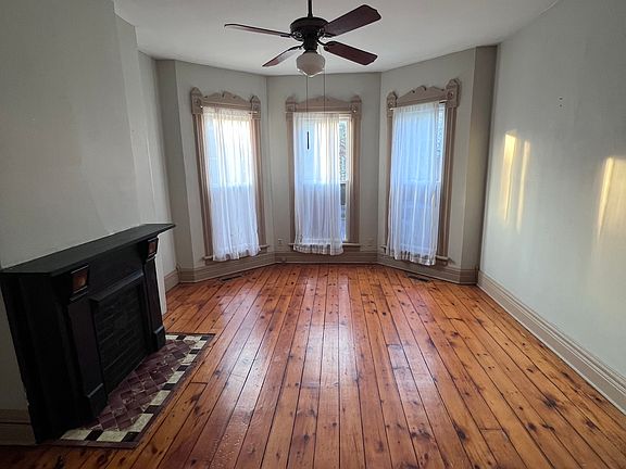 3rd image of 330 Hickory St