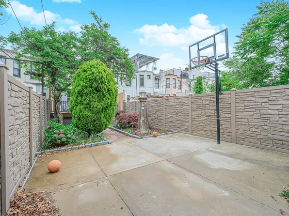 568 74th Street image 33 of 37