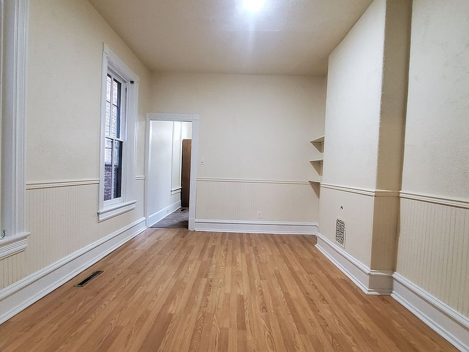 1st image of 727 W Market St
