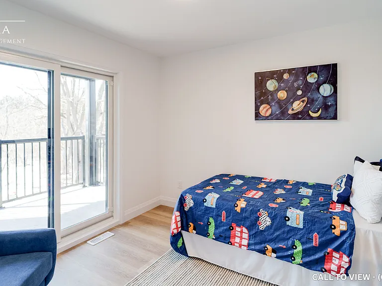 823 Stirling Ave S #2 — Photo 8