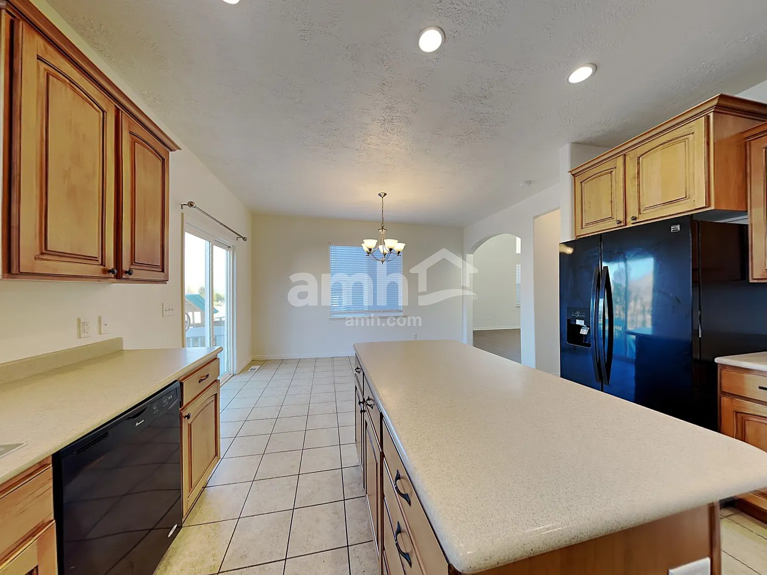 5 bed, 3.5 bath, 2757 sqft, $2,590 — Photo 4