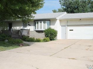 424 S 5th Ave, Brandon, SD 57005