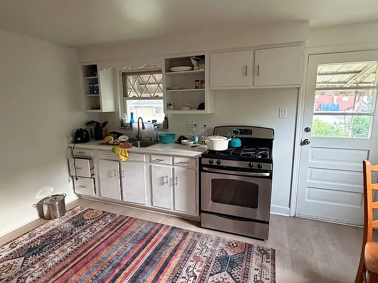 Oak Way — Photo 1