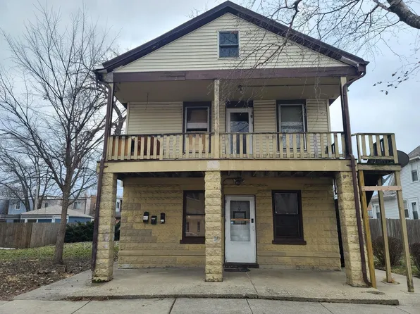 3512 Adams St, Bellwood, IL 60104