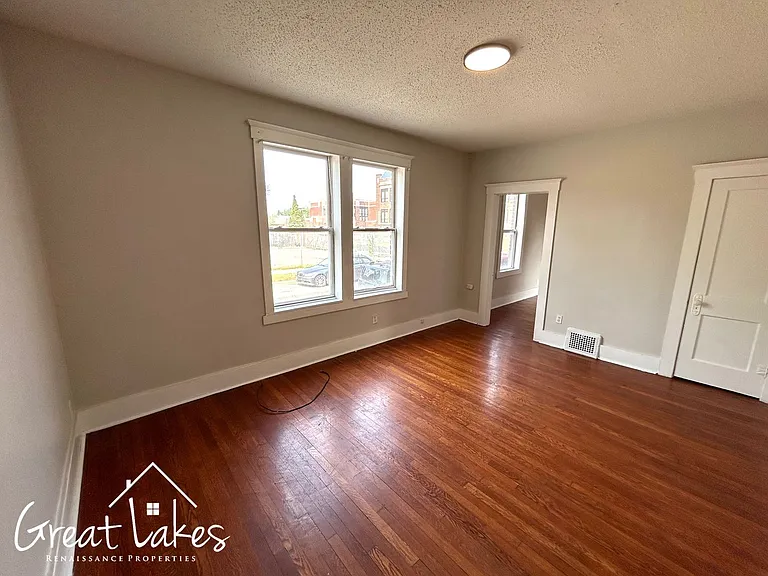 8133-8139 Senator St — Photo 8