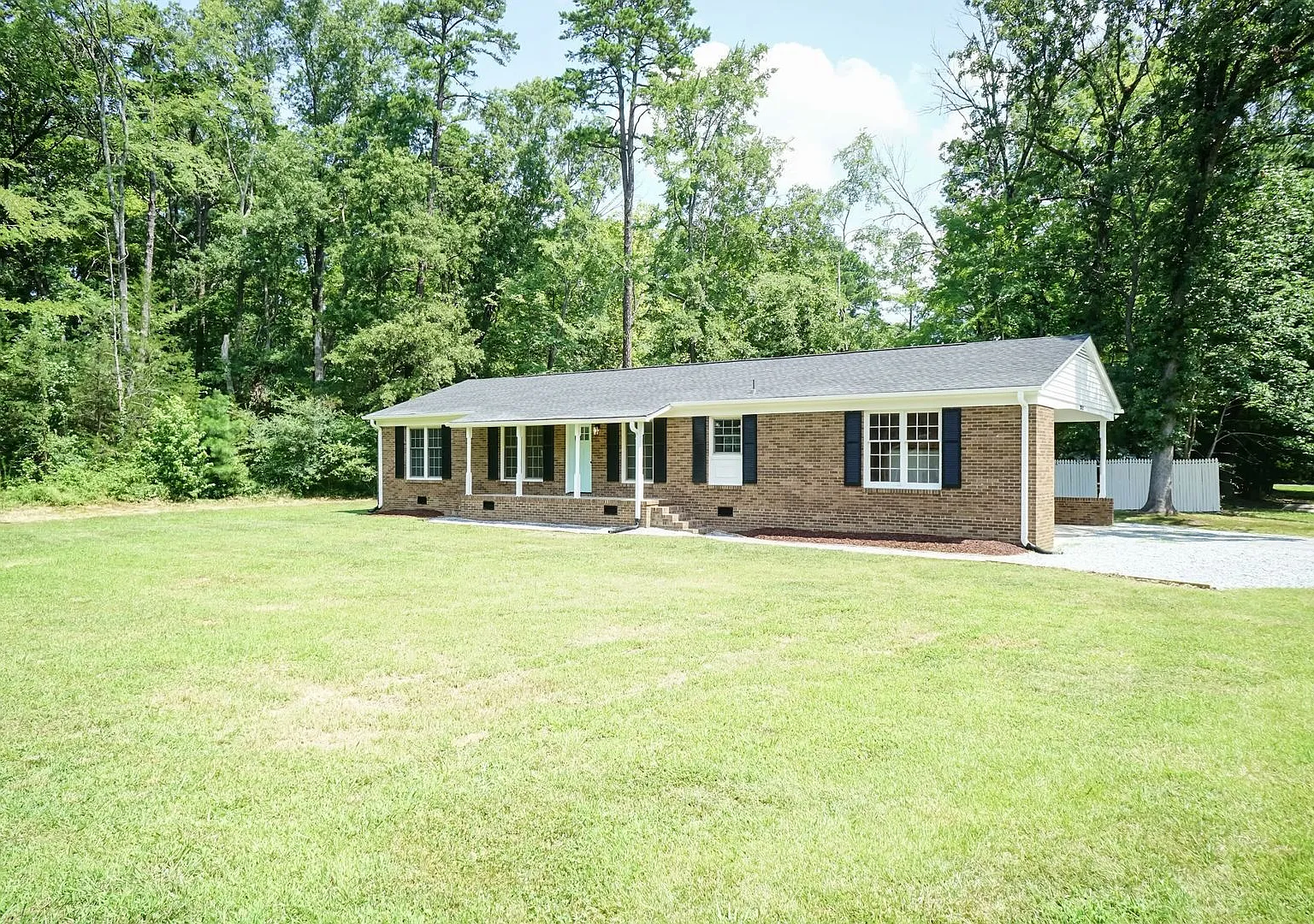 Amazing Home in Butner! — Photo 2