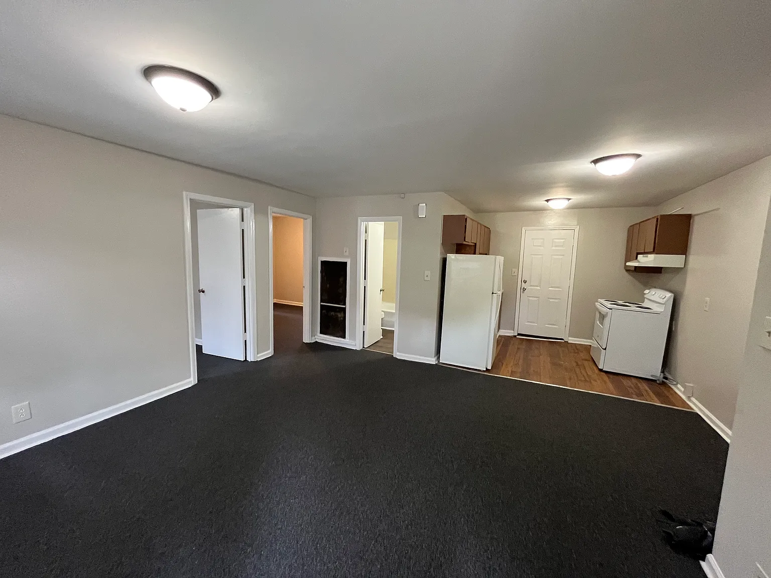 2 bed, 694 sqft, $675 — Photo 2