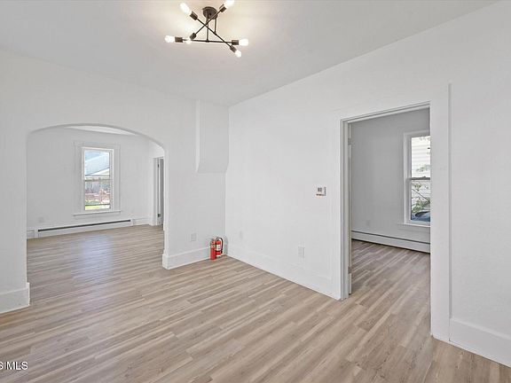 5th image of 1324 Felt St