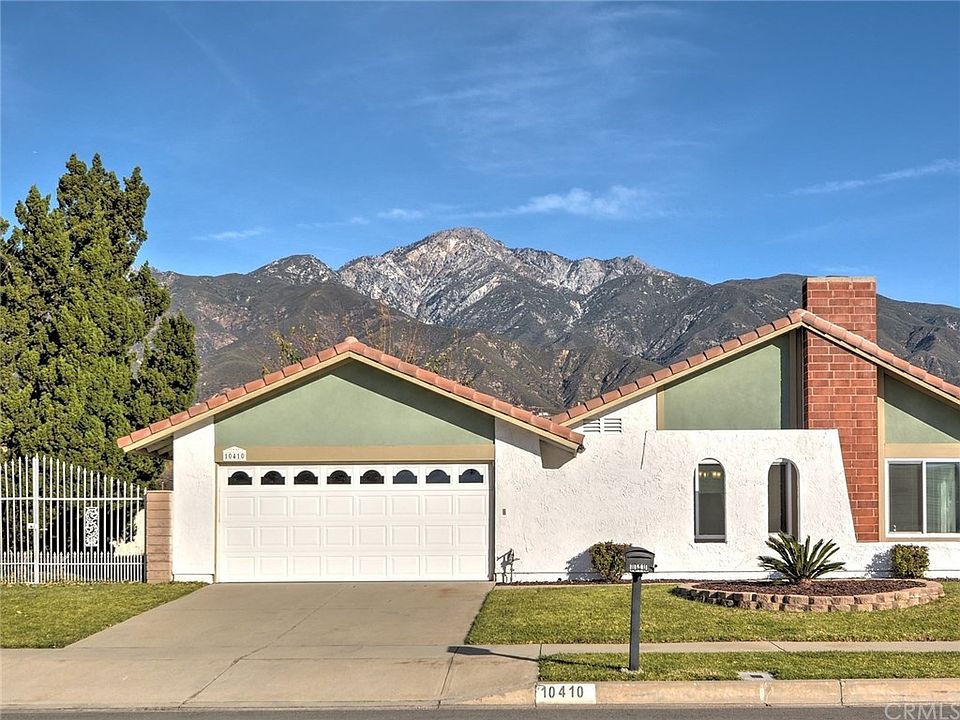 1st image of 10410 Banyan St