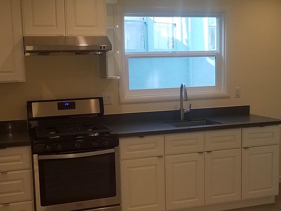 4th image of 37 W Portal Ave