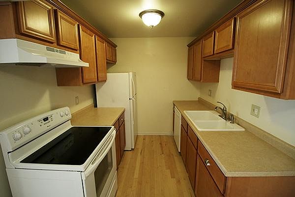 1st image of 2030 N Oakland Ave APT 101