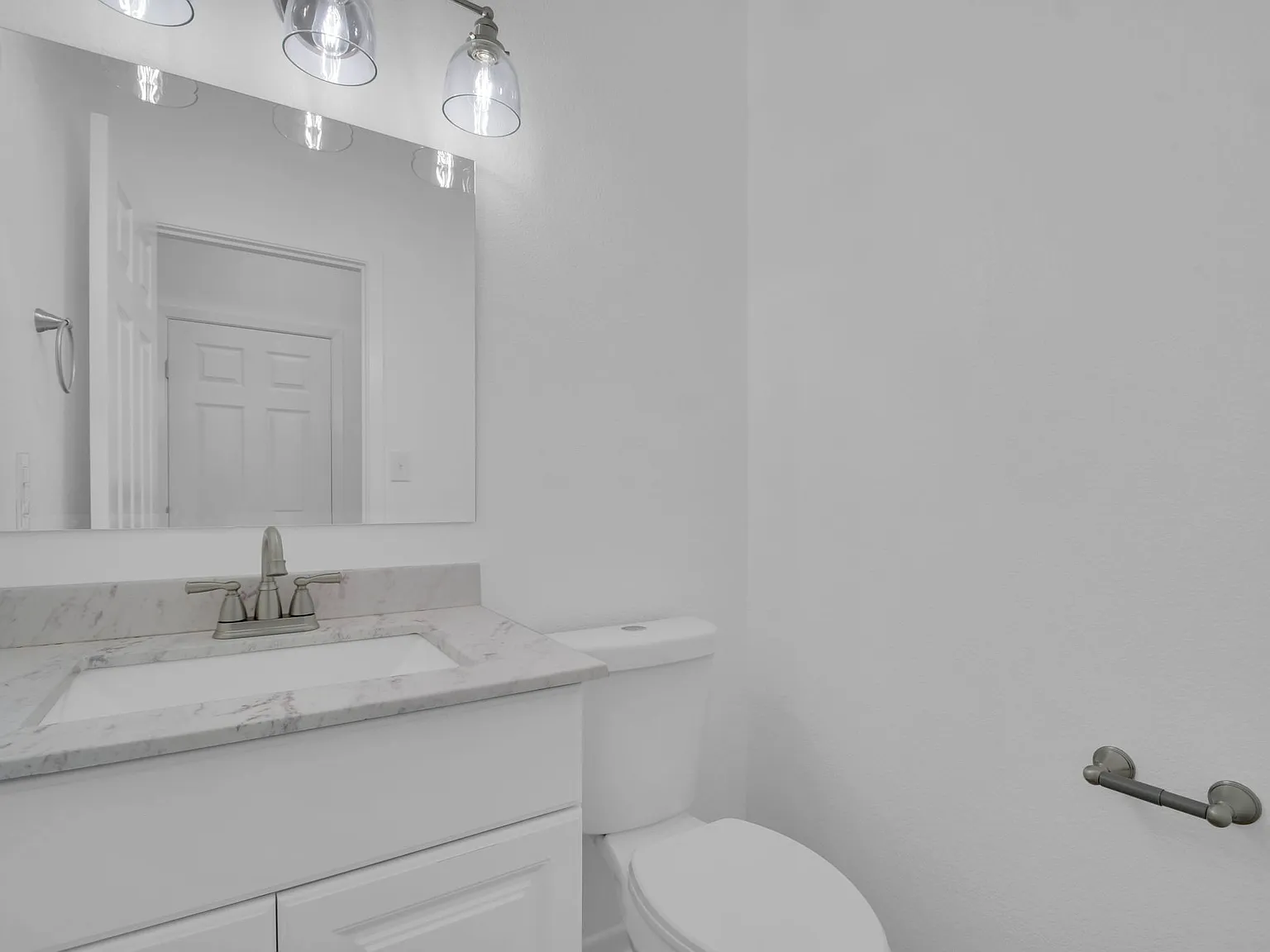 3 bed, 2.5 bath, 1658 sqft, $1,700 — Photo 1