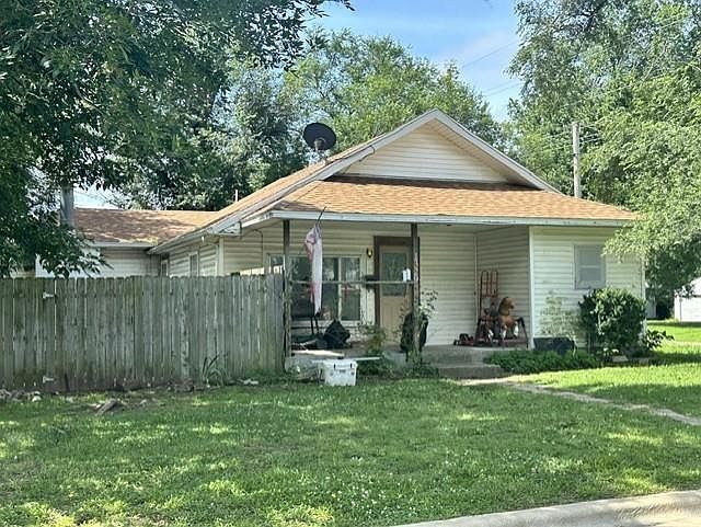 1st image of 1329 W Allison St