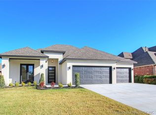 6835 E 83rd St, Tulsa, OK 74133