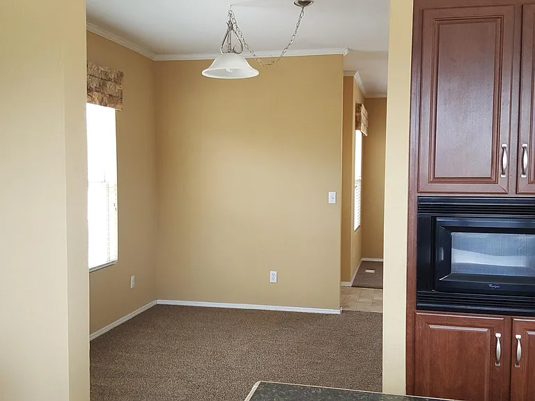 5825B Rockview Rd — Photo 6