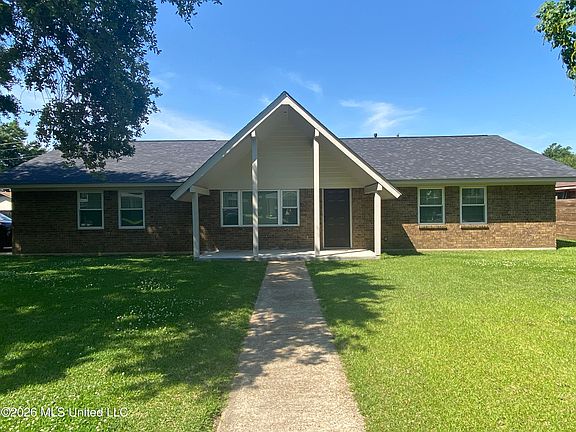 2nd image of 2044 Viking St