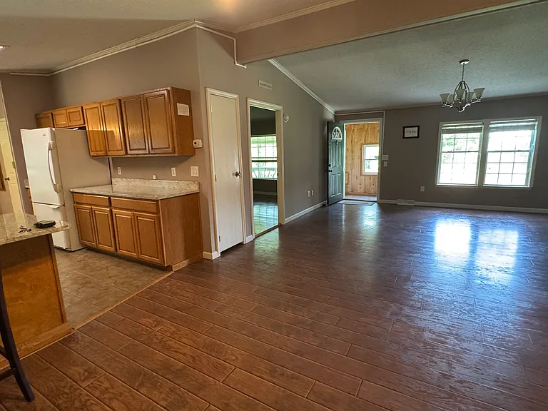 121 Taft Rd — Photo 4