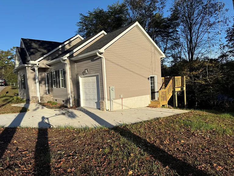 6566 Esquire Dr — Photo 12