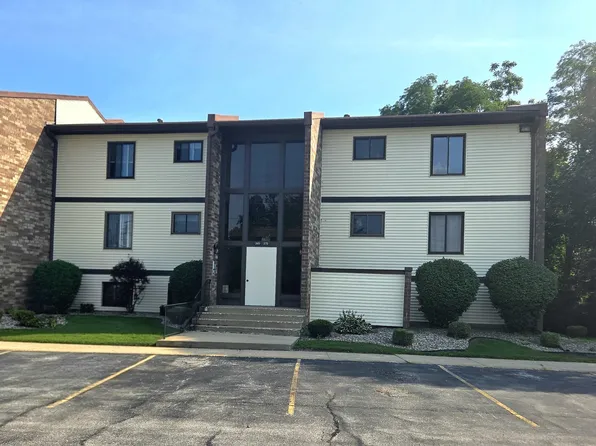 369 Summit Park Ct W, Crown Point, IN 46307