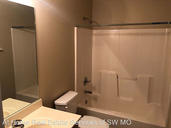 5th image of 302B Excalibur Ct