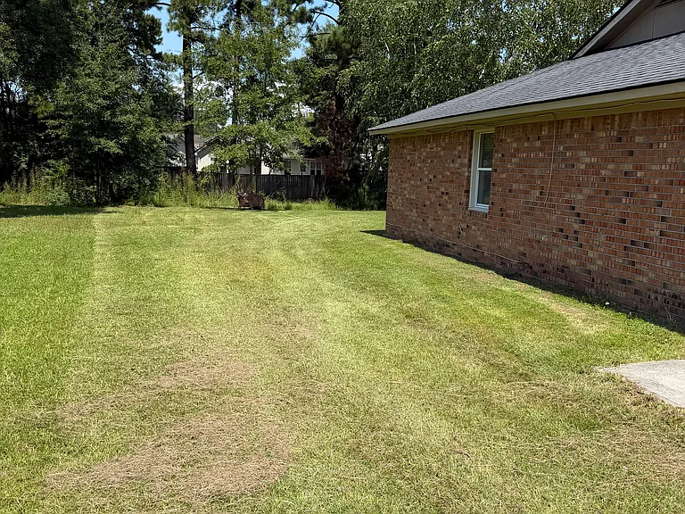 103 Ashwood Ct — Photo 2