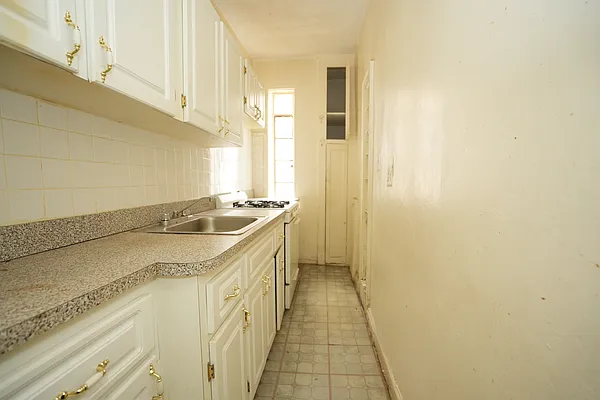 Rented by Norman Raindel, LREB | media 6