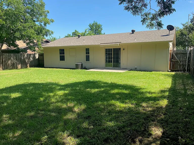 3013 Bob O Link Ln — Photo 2