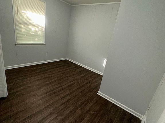 4th image of 1524 Gold Ave