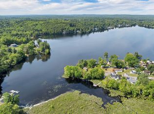 7 Beach Rd, Hampstead, NH 03841