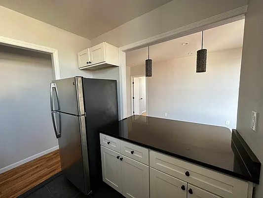 Rented by Premier Metro Realty Corp | media 6