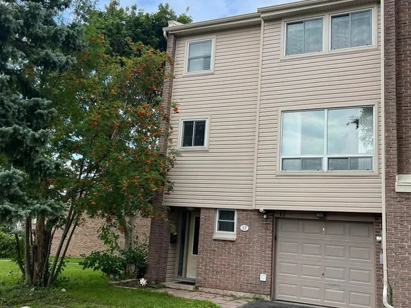 17 Clover Ridge Dr W Unit 1, Ajax, ON L1S 3M5