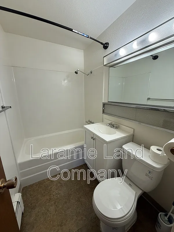 2 bed, 1.0 bath, 800 sqft, $995 — Photo 4