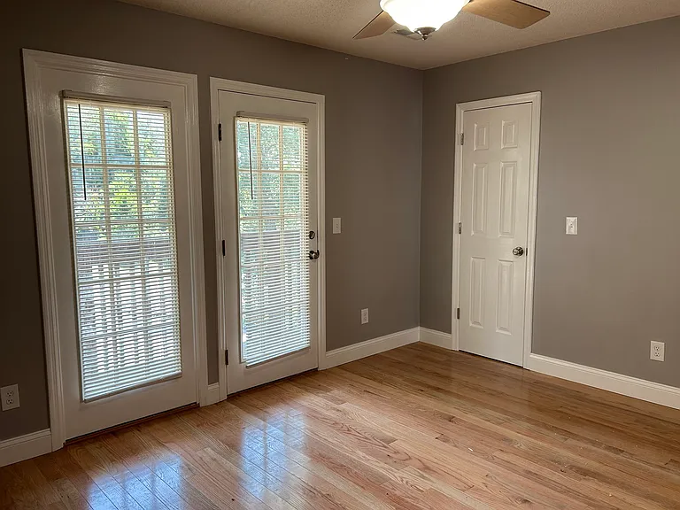 305 Walnut St — Photo 14