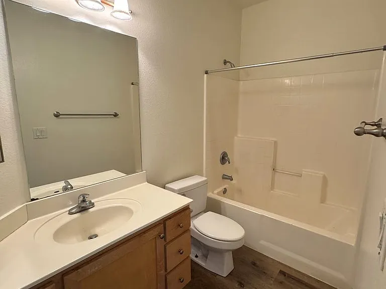 1073 N Ventura Ave #&-32 — Photo 13