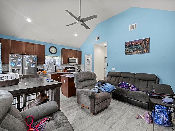 4th image of 16678 E Lynbrook