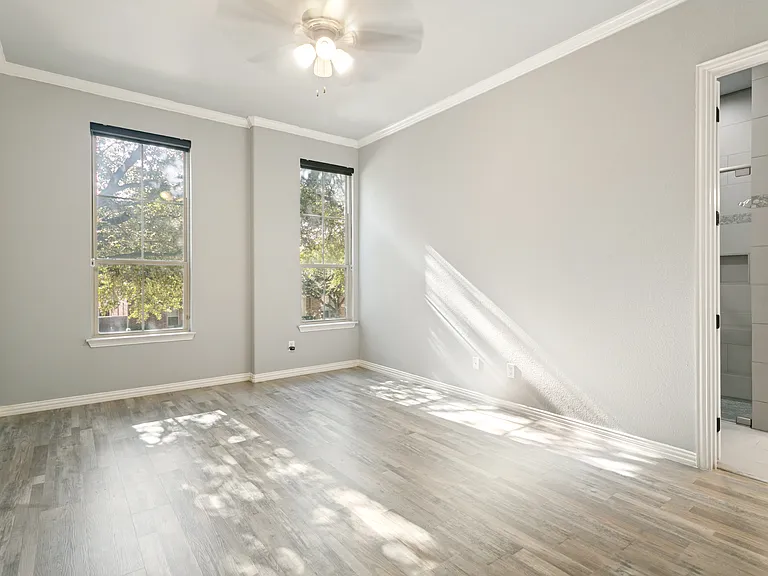 2450 Sunderland Ln — Photo 13