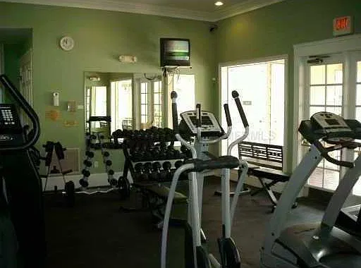1 Bedroom/1 Bathroom 3rd Floor Condo At Plantation Park Available October 15th! — Photo 4