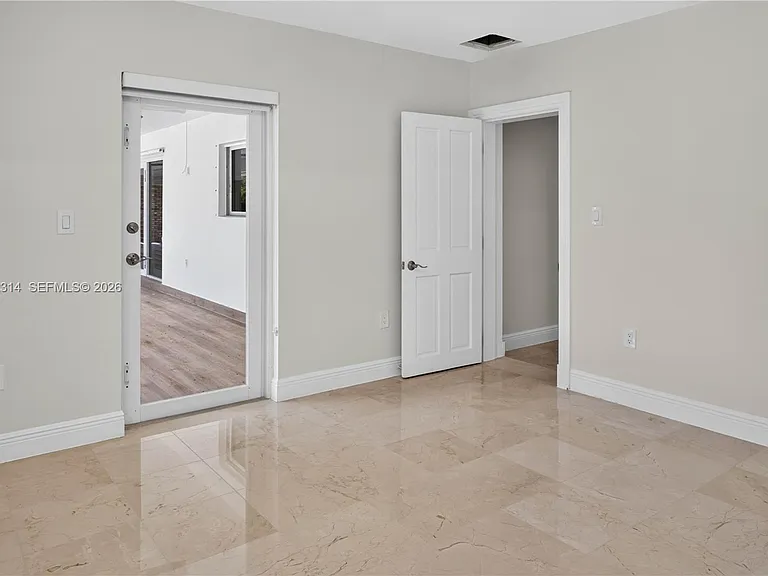 10425 SW 62nd St — Photo 25