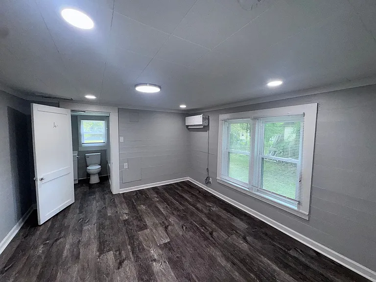407 Elm Ave NW — Photo 7