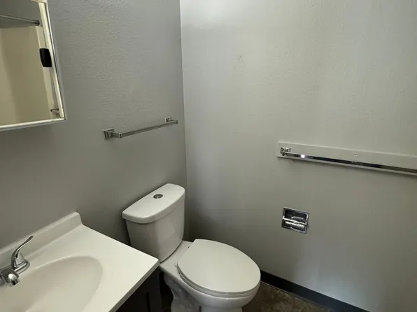 OTE7104, 7104 Hillandale Rd #11, Davenport, IA 52806