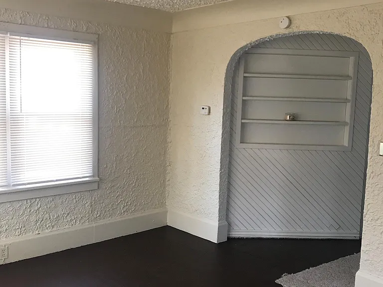 2077 E Schumacher St — Photo 4