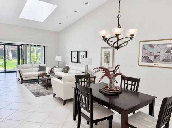 6364 Kings Gate Cir, Delray Beach, FL 33484