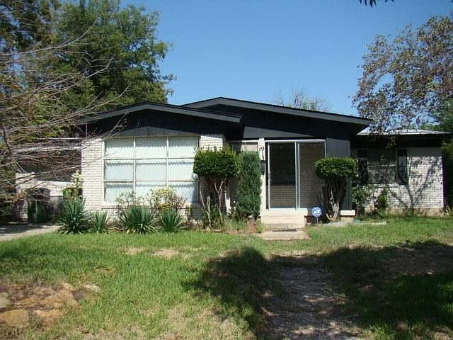 2nd image of 913 Old Orchard Rd