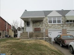 9775 Chapelcroft St, Philadelphia, PA 19115