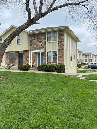 400 NE Timbercreek Dr #400 Photo 1 400 NE Timbercreek Dr #400 Photo 1